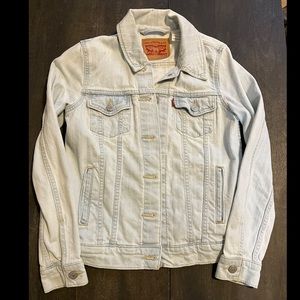 Levi’s denim jacket. Size XS